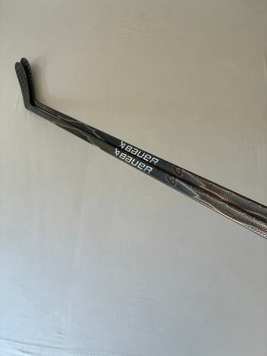 *2 Pack* of New 87 Flex P28M Senior Bauer Vapor League (Flylite dress) RH Hockey Sticks - Black