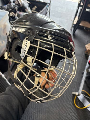 Small Bauer 2100 Helmet (Used)
