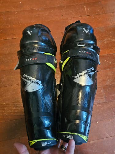 Junior Bauer Vapor Fly40 12" Shin Pads (Used)