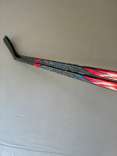*2 Pack* of New 77 Flex P92 Senior Bauer Tracer Right Hand Hockey Sticks - Red
