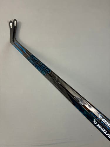 *2 Pack* of New 65 Flex P28 Intermediate Bauer Nexus E5 Pro Right Hand Hockey Sticks