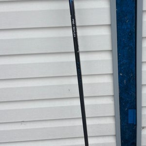 Youth Bauer Vapor Flylite Right Handed Hockey Stick P92 30 Flex (New)