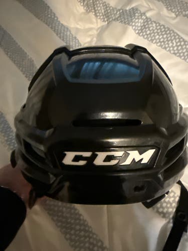 Medium CCM Tacks 910 Helmet (Used)
