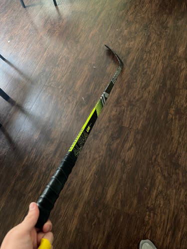 Senior Warrior Alpha LX2 Pro Right Handed Hockey Stick W03 85 Flex (Used)