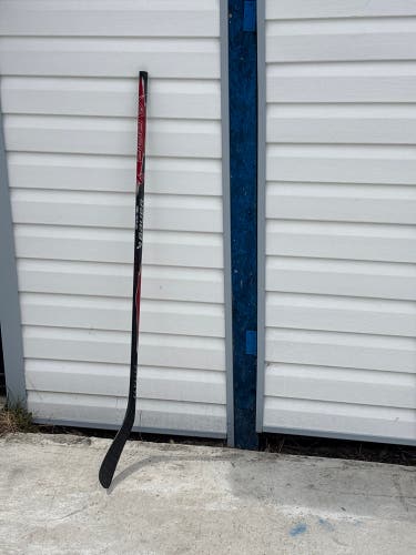 Youth Bauer Vapor Flylite Right Handed Hockey Stick P92 30 Flex (New)