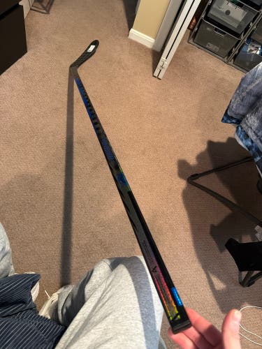 Senior Bauer Proto-R Right Hockey Stick P28 70 Flex (New)