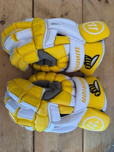 Warrior Burn XP Lacrosse Gloves (Used)