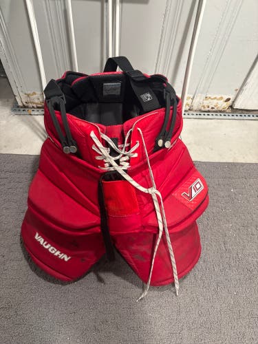 Senior Small Vaughn Velocity V10 Hockey Goalie Pants (Used)