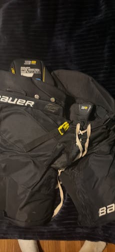 Men's Intermediate Medium Bauer Supreme 3S Pro Hockey Pants (Used)