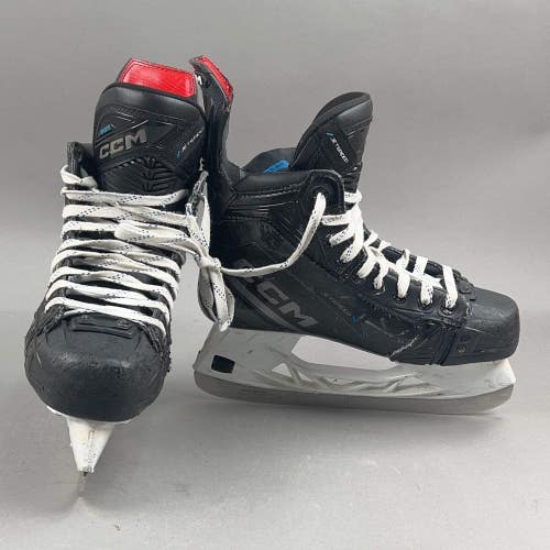 CCM Jetspeed FT 690 Size 5.5 Intermediate Hockey Skates