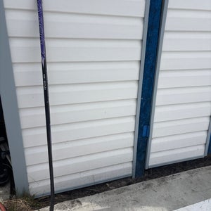 Youth Bauer Vapor Flylite Right Handed Hockey Stick P28 20 Flex (New)