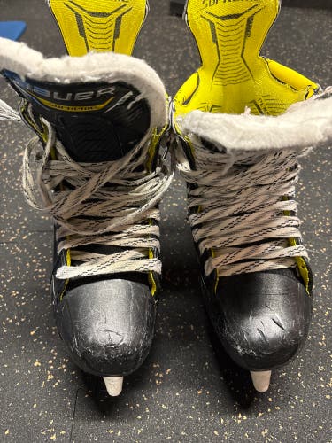 2022 Bauer Supreme M4 Hockey Skates Size 9 Fit 1(Used)