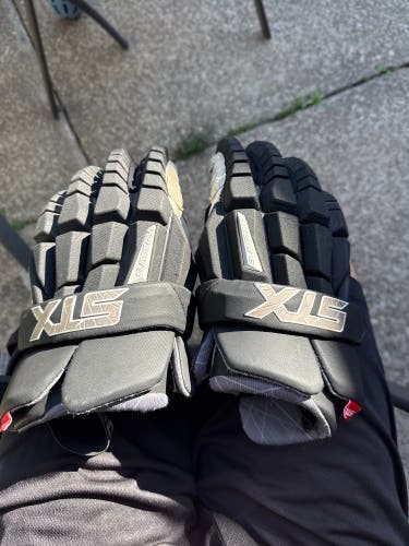 STX Rzr Lacrosse Gloves (Used)