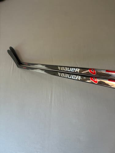 *2 Pack* of New 87 Flex P28 Senior Bauer Vapor Team Right Hand Pro Stock Hockey Sticks