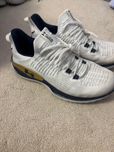 Notre Dame White Unisex Size M 7.0/W 8.5 Adult Under Armour Flow Velociti Shoes (Used)