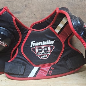 Small Senior Franklin 2900 Shoulder Pads (Used)