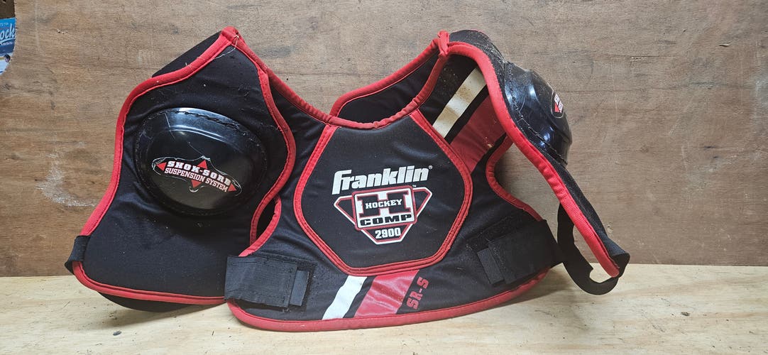 Small Senior Franklin 2900 Shoulder Pads (Used)