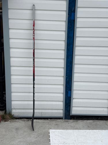 Intermediate CCM JetSpeed FT9 Pro Right Handed Hockey Stick P28 65 Flex (New)