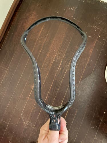 STX Stallion 900 Unstrung Head (Used)