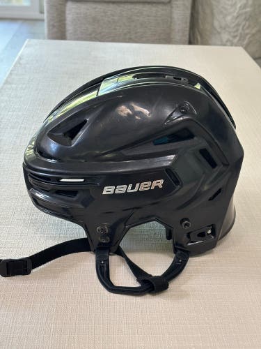 Large Bauer Re-Akt 150 Helmet (Used)