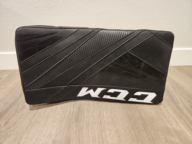 CCM EFlex 5 Regular Blocker - Black