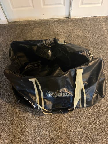 Oakland Junior Grizzlies CCM Bag (Used)