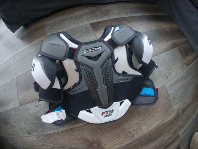 Men's Medium Senior CCM Jetspeed FT8 Pro Shoulder Pads (Used)