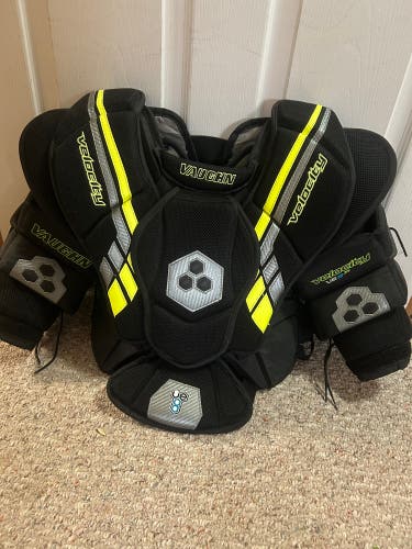 Small Vaughn Velocity VE8 Junior Goalie Chest Protector (Used)