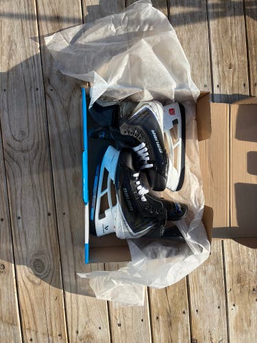 2025 Bauer Vapor Flylite Hockey Skates 8.5 (New)