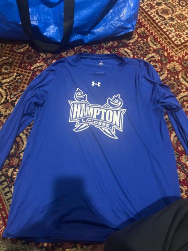 Blue Large Adult Unisex Under Armour Shirt (Used)