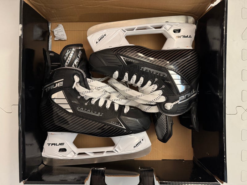 True Catalyst Arc Hockey Skates, Size 6.5 Wide (New)