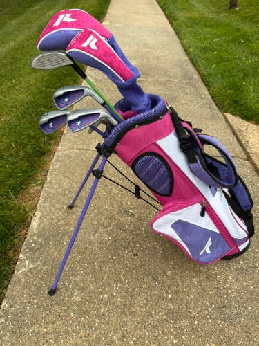 TOP FLITE G 8-9 YEAR OLD COMPLETE GOLF CLUB SET