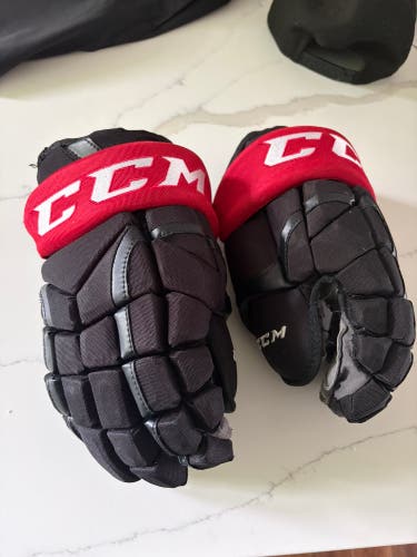 CCM HG12 Gloves 13" Ottawa