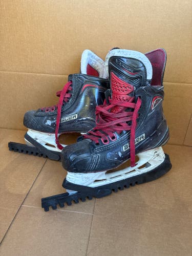Black Bauer Vapor Hockey Skates Regular Width Size 3 (US 4, UK 3.5, EUR 36) (Used)