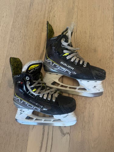 Black/Yellow 2021 Bauer Vapor 3X Hockey Skates Extra Wide Width Size 3.5 (Used)