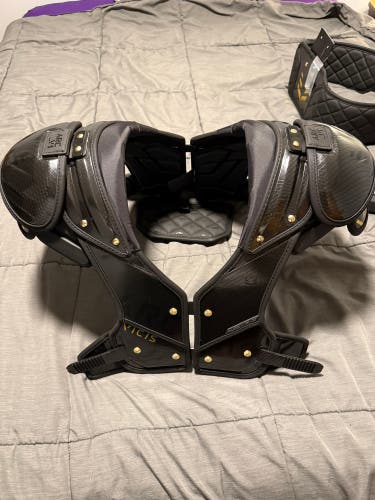 BRAND NEW Vicis ARCV1 ELITE skill shoulder pads never worn.
