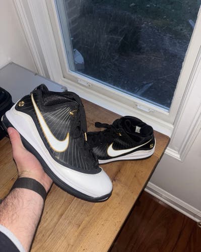 Nike Air Max LeBron 7 Black/White Metallic Gold (2010) Men’s Size 11