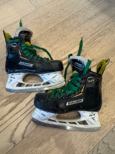 Black/Yellow 2018 Bauer Supreme S29 Hockey Skates Regular Width Size 2.5 (Used)