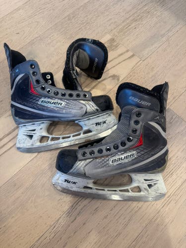 Black Bauer Vapor X15 Hockey Skates Regular Width 8 (Used)