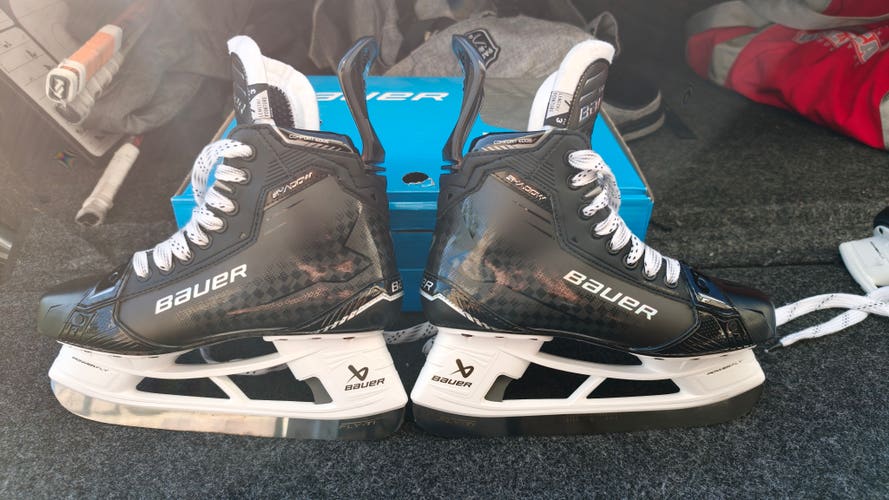 Bauer Supreme Shadow Hockey Skates 7 FIT 3 WITH BRAND NEW FLY-X STEEL