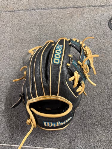2023 Wilson A2000 RH Infield Baseball Glove 11.5" (Used)