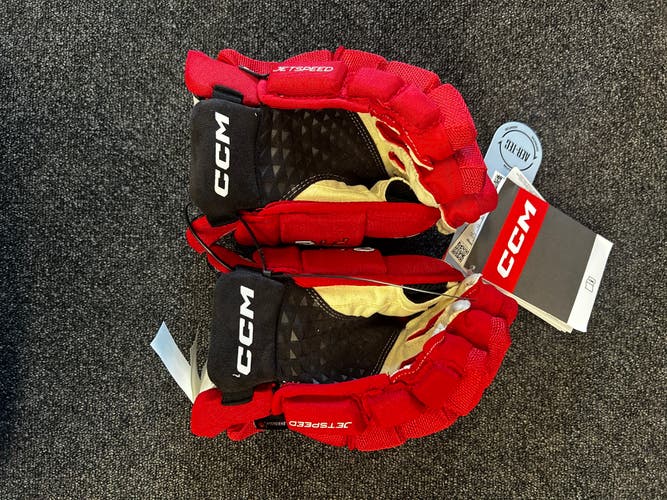 CCM JetSpeed FT6 Gloves 15" Red (New)