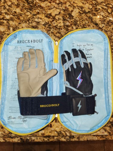 Youth Small Batting Gloves (Used)