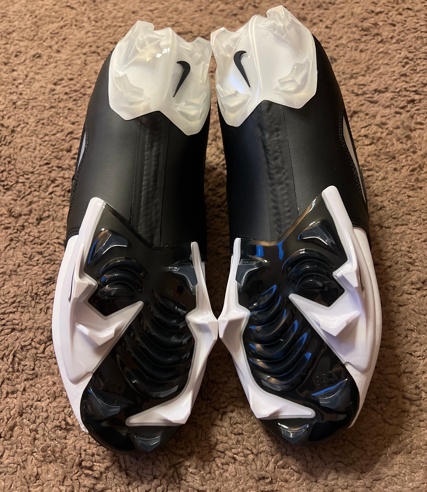 Size 8.5 NEW Nike Diamond Turf DT 93 TD Football Cleats White Black HF5298-101 Nike Diamond Turf 93 TD White Black Football Cleats Shoe Men  main image 4