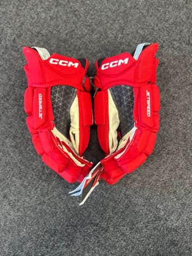 CCM JetSpeed FT680 Gloves 15" Red (New)
