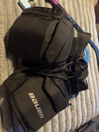 Junior Small 2024 Bauer GSX Hockey Goalie Pants (Used)