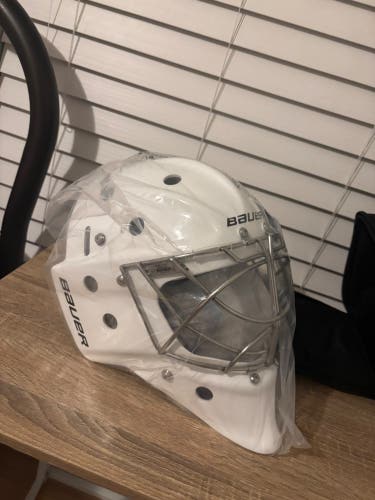 Senior Bauer 960 Goalie Mask Pro Stock (New)