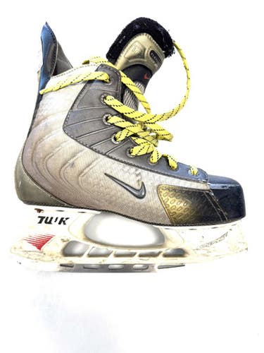 Used Nike Intermediate Hockey Skate Intermediate 5.5 11860-S000309142
