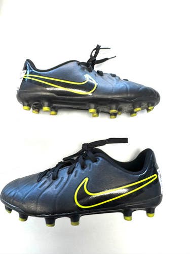 Used Nike Soccer Cleats Black Junior 01 11860-S000309140