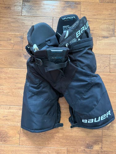 Senior Medium Bauer Vapor Flylite Hockey Pants (Used)